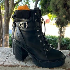 Women’s size ten heeled boots